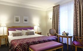 Royal Hotel Paris 4*