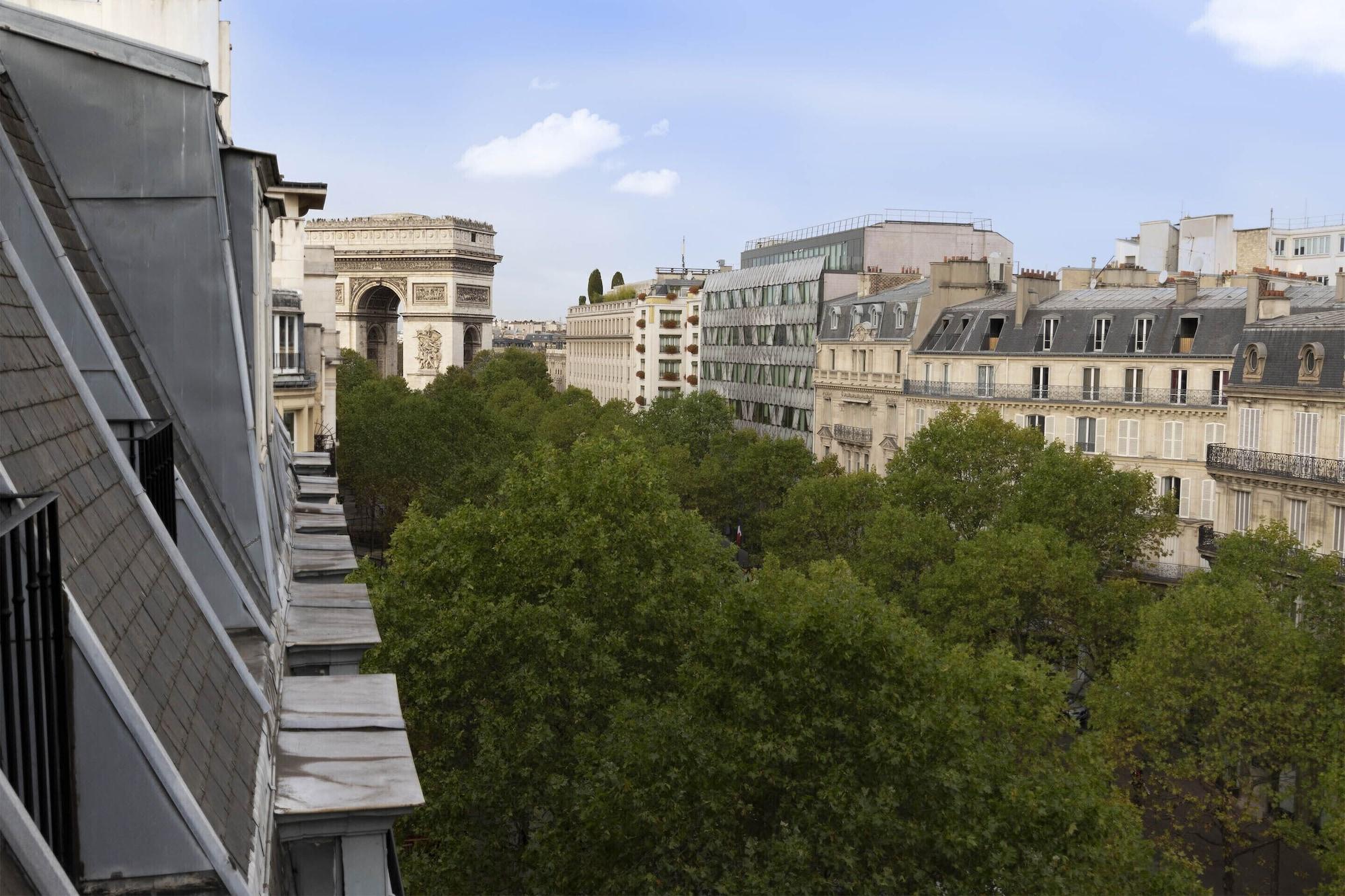 Royal Hotel Paris Champs Elysees Exterior photo